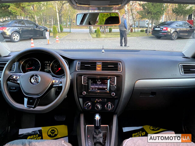 Красный Фольксваген Джетта, объемом двигателя 1.4 л и пробегом 88 тыс. км за 11700 $, фото 8 на Automoto.ua