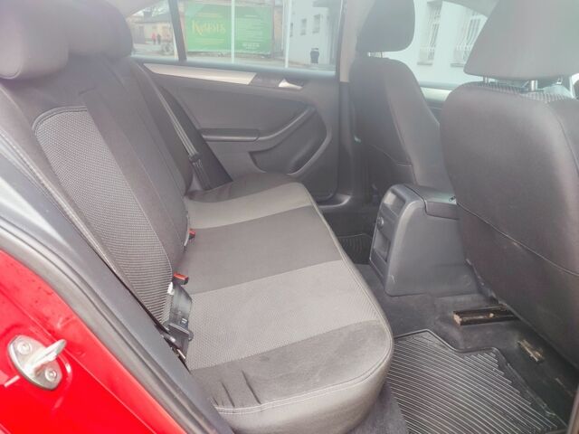 Красный Фольксваген Джетта, объемом двигателя 1.4 л и пробегом 97 тыс. км за 11100 $, фото 20 на Automoto.ua