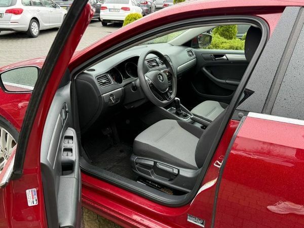 Червоний Фольксваген Джетта, об'ємом двигуна 1.4 л та пробігом 97 тис. км за 12300 $, фото 7 на Automoto.ua