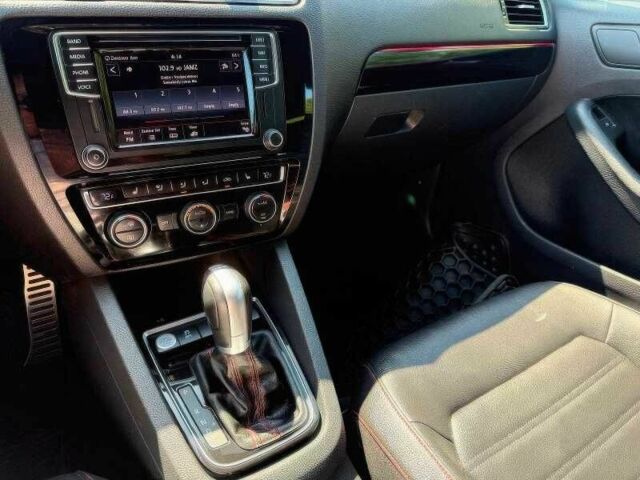 Красный Фольксваген Джетта, объемом двигателя 2 л и пробегом 99 тыс. км за 9300 $, фото 12 на Automoto.ua