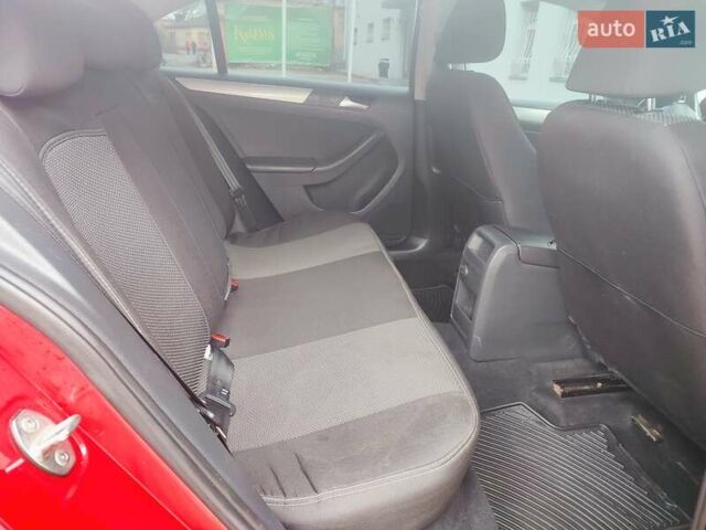 Червоний Фольксваген Джетта, об'ємом двигуна 1.4 л та пробігом 98 тис. км за 11300 $, фото 6 на Automoto.ua