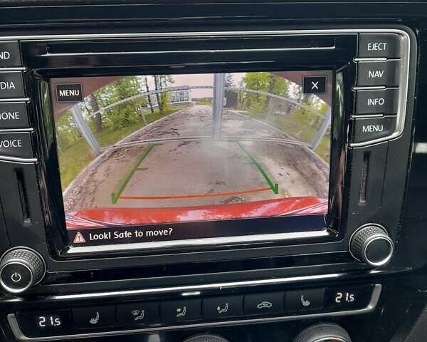 Красный Фольксваген Джетта, объемом двигателя 1.8 л и пробегом 74 тыс. км за 13700 $, фото 10 на Automoto.ua