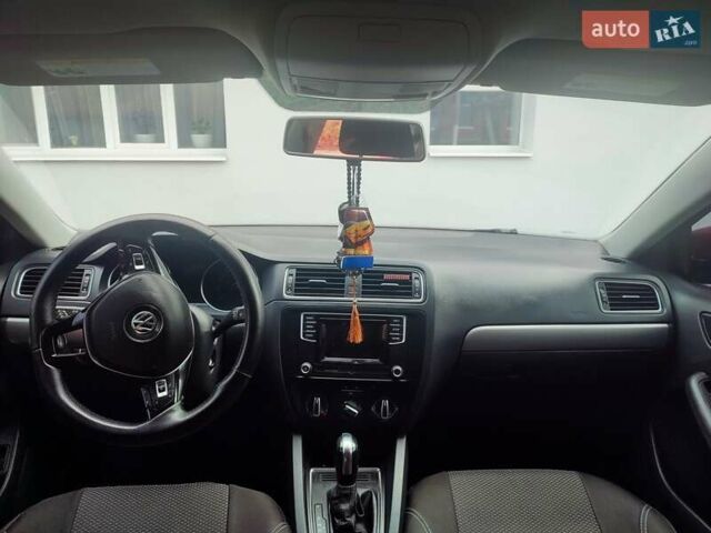 Червоний Фольксваген Джетта, об'ємом двигуна 1.4 л та пробігом 98 тис. км за 11300 $, фото 5 на Automoto.ua