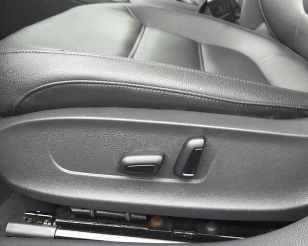 Красный Фольксваген Джетта, объемом двигателя 1.8 л и пробегом 74 тыс. км за 13700 $, фото 11 на Automoto.ua