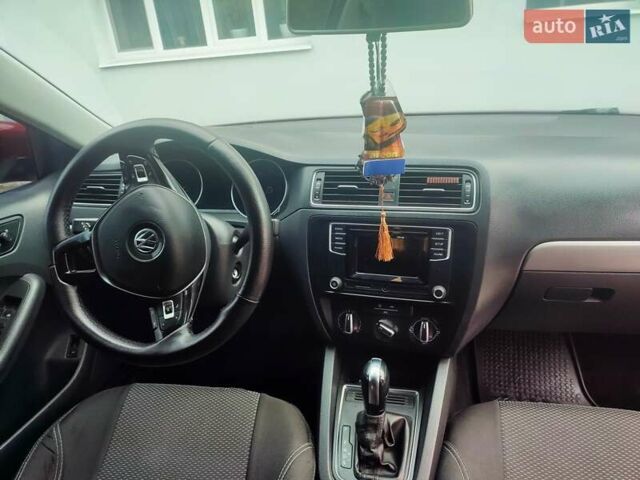 Червоний Фольксваген Джетта, об'ємом двигуна 1.4 л та пробігом 98 тис. км за 11300 $, фото 9 на Automoto.ua