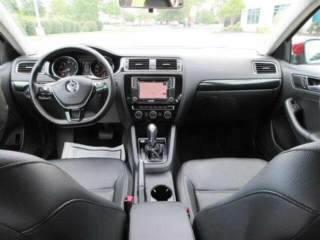 Красный Фольксваген Джетта, объемом двигателя 1.8 л и пробегом 54 тыс. км за 5300 $, фото 10 на Automoto.ua