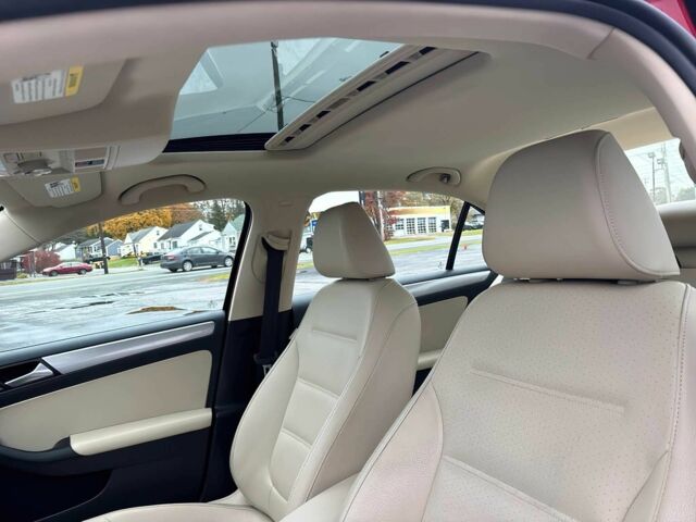 Красный Фольксваген Джетта, объемом двигателя 1.4 л и пробегом 52 тыс. км за 3000 $, фото 9 на Automoto.ua