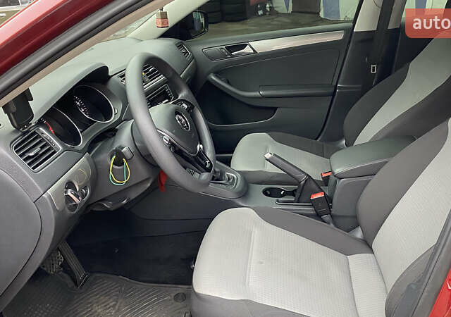 Червоний Фольксваген Джетта, об'ємом двигуна 1.4 л та пробігом 74 тис. км за 11499 $, фото 16 на Automoto.ua