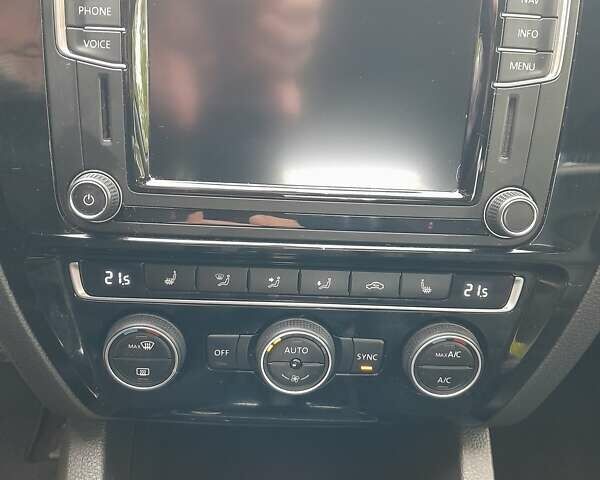 Красный Фольксваген Джетта, объемом двигателя 1.8 л и пробегом 74 тыс. км за 13700 $, фото 9 на Automoto.ua