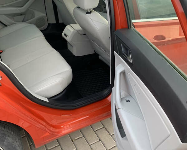 Красный Фольксваген Джетта, объемом двигателя 1.4 л и пробегом 31 тыс. км за 15700 $, фото 9 на Automoto.ua