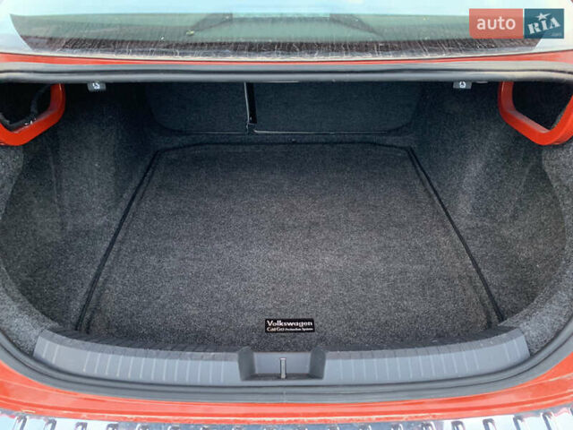 Красный Фольксваген Джетта, объемом двигателя 1.4 л и пробегом 31 тыс. км за 15700 $, фото 12 на Automoto.ua