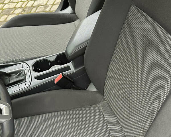 Красный Фольксваген Джетта, объемом двигателя 1.4 л и пробегом 154 тыс. км за 9990 $, фото 26 на Automoto.ua