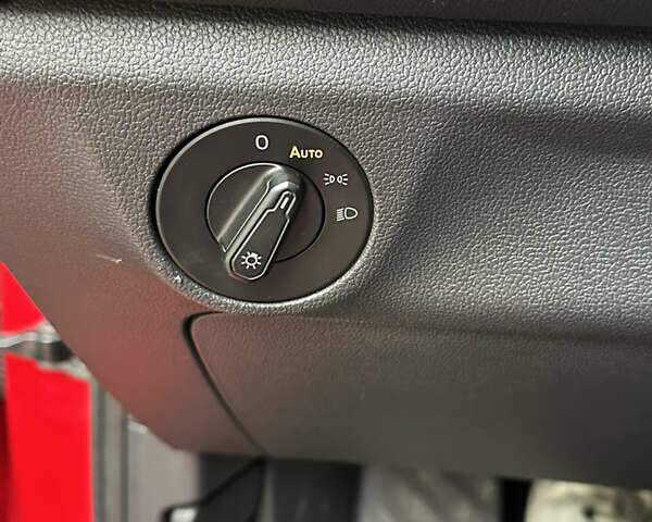 Красный Фольксваген Джетта, объемом двигателя 1.4 л и пробегом 154 тыс. км за 9600 $, фото 20 на Automoto.ua