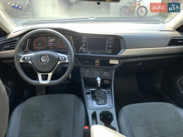 Фольксваген Джетта 2018 в Львове на Automoto.ua Красный Фольксваген Джетта, объемом двигателя 1.4 л и пробегом 161 тыс. км за 12700 $, фото 1 на Automoto.ua