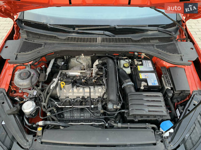 Красный Фольксваген Джетта, объемом двигателя 1.4 л и пробегом 31 тыс. км за 15700 $, фото 14 на Automoto.ua