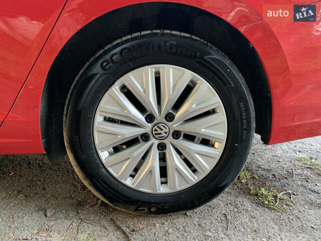 Фольксваген Джетта 2018 в Львове на Automoto.ua Красный Фольксваген Джетта, объемом двигателя 1.4 л и пробегом 161 тыс. км за 12700 $, фото 2 на Automoto.ua