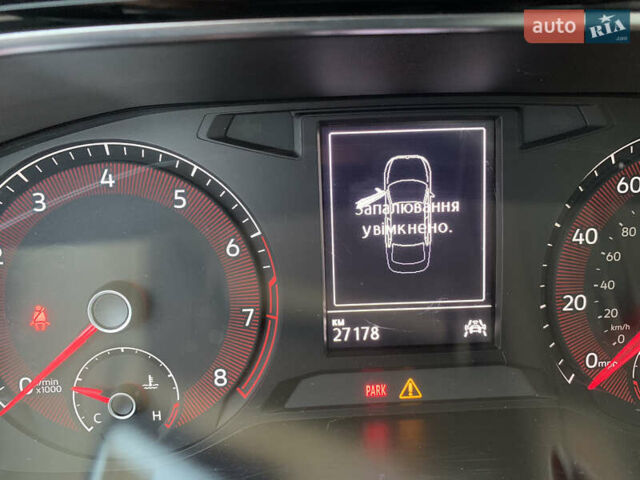 Красный Фольксваген Джетта, объемом двигателя 1.4 л и пробегом 31 тыс. км за 15700 $, фото 16 на Automoto.ua