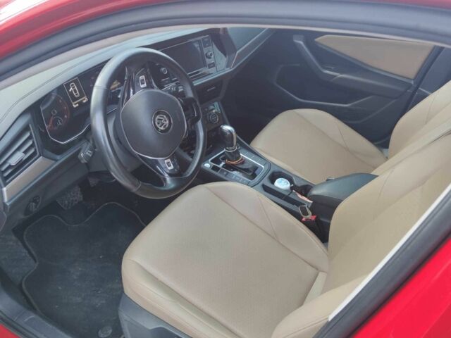 Фольксваген Джетта 2019 в Чернигове на Automoto.ua Красный Фольксваген Джетта, объемом двигателя 1.4 л и пробегом 57 тыс. км за 13000 $, фото 2 на Automoto.ua