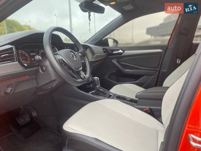 Червоний Фольксваген Джетта, об'ємом двигуна 1.4 л та пробігом 75 тис. км за 13500 $, фото 19 на Automoto.ua