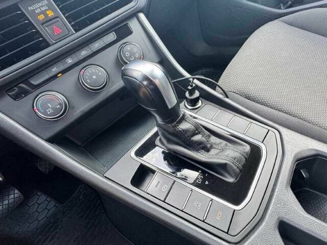 Красный Фольксваген Джетта, объемом двигателя 0 л и пробегом 51 тыс. км за 9200 $, фото 10 на Automoto.ua