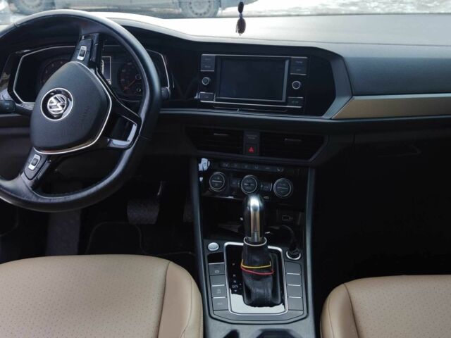 Фольксваген Джетта 2019 в Чернигове на Automoto.ua Красный Фольксваген Джетта, объемом двигателя 1.4 л и пробегом 57 тыс. км за 13000 $, фото 3 на Automoto.ua