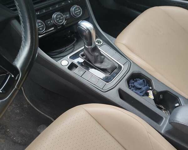 Красный Фольксваген Джетта, объемом двигателя 1.4 л и пробегом 59 тыс. км за 14500 $, фото 12 на Automoto.ua