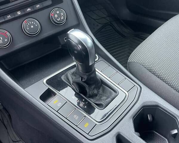 Красный Фольксваген Джетта, объемом двигателя 1.4 л и пробегом 84 тыс. км за 14500 $, фото 19 на Automoto.ua