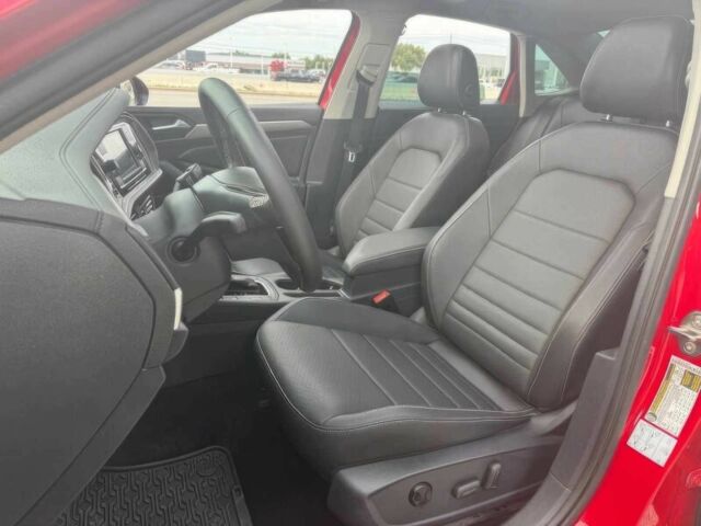 Красный Фольксваген Джетта, объемом двигателя 1.4 л и пробегом 24 тыс. км за 11700 $, фото 9 на Automoto.ua