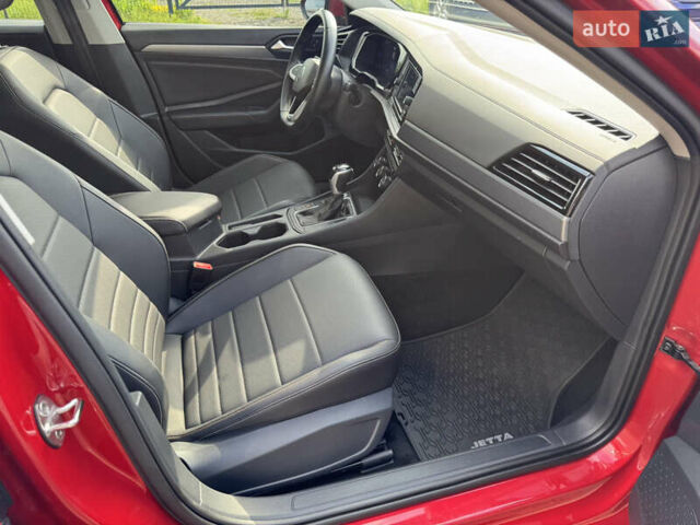 Фольксваген Джетта 2022 в Луцке на Automoto.ua Красный Фольксваген Джетта, объемом двигателя 1.5 л и пробегом 75 тыс. км за 19800 $, фото 23 на Automoto.ua