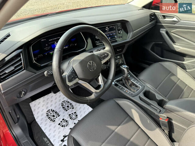 Червоний Фольксваген Джетта, об'ємом двигуна 1.5 л та пробігом 75 тис. км за 18800 $, фото 22 на Automoto.ua