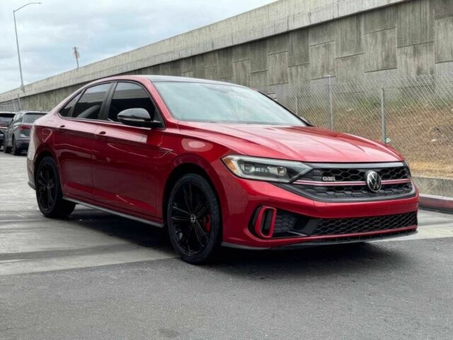 Червоний Фольксваген Джетта, об'ємом двигуна 2 л та пробігом 14 тис. км за 12000 $, фото 2 на Automoto.ua