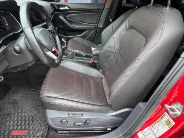 Червоний Фольксваген Джетта, об'ємом двигуна 2 л та пробігом 14 тис. км за 12000 $, фото 6 на Automoto.ua