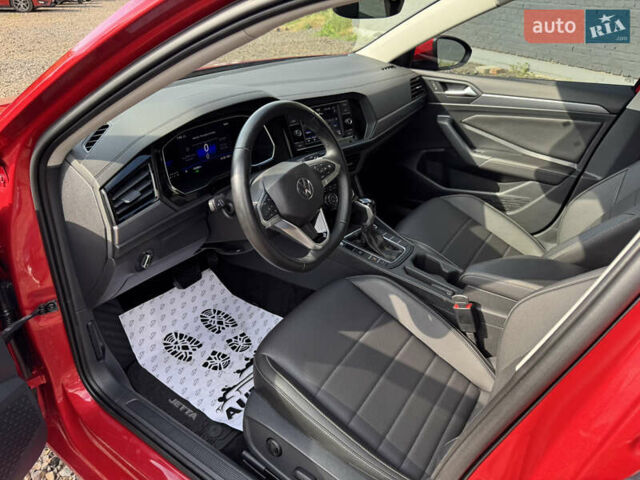 Фольксваген Джетта 2022 в Луцке на Automoto.ua Красный Фольксваген Джетта, объемом двигателя 1.5 л и пробегом 75 тыс. км за 19800 $, фото 27 на Automoto.ua