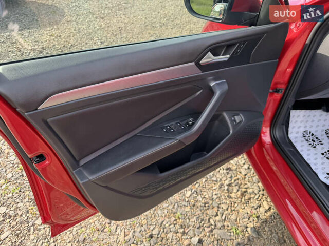 Червоний Фольксваген Джетта, об'ємом двигуна 1.5 л та пробігом 75 тис. км за 18800 $, фото 24 на Automoto.ua