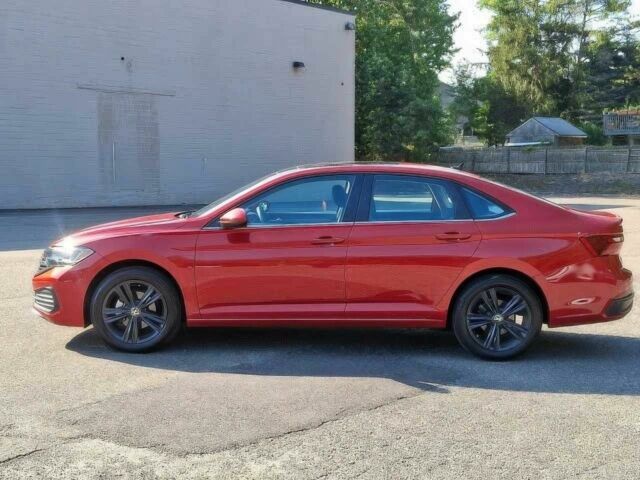 Червоний Фольксваген Джетта, об'ємом двигуна 1.5 л та пробігом 13 тис. км за 11500 $, фото 3 на Automoto.ua