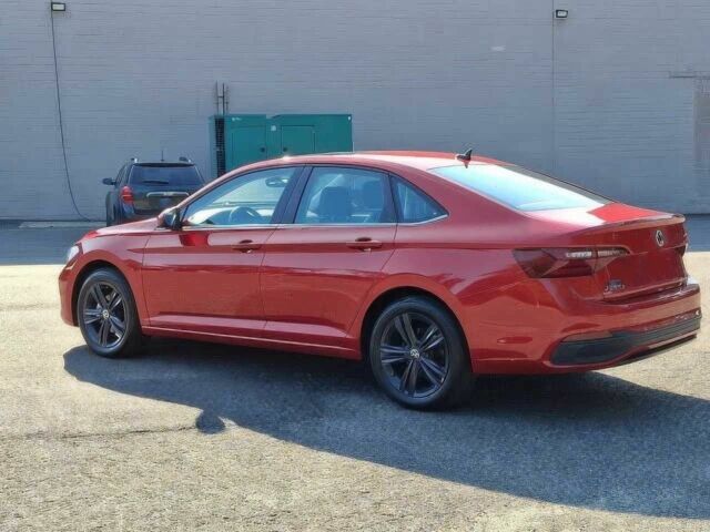 Червоний Фольксваген Джетта, об'ємом двигуна 1.5 л та пробігом 13 тис. км за 11500 $, фото 4 на Automoto.ua