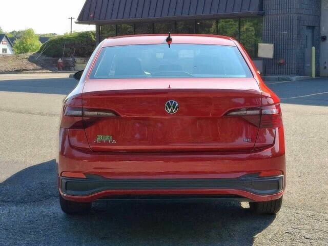 Червоний Фольксваген Джетта, об'ємом двигуна 1.5 л та пробігом 13 тис. км за 11500 $, фото 5 на Automoto.ua