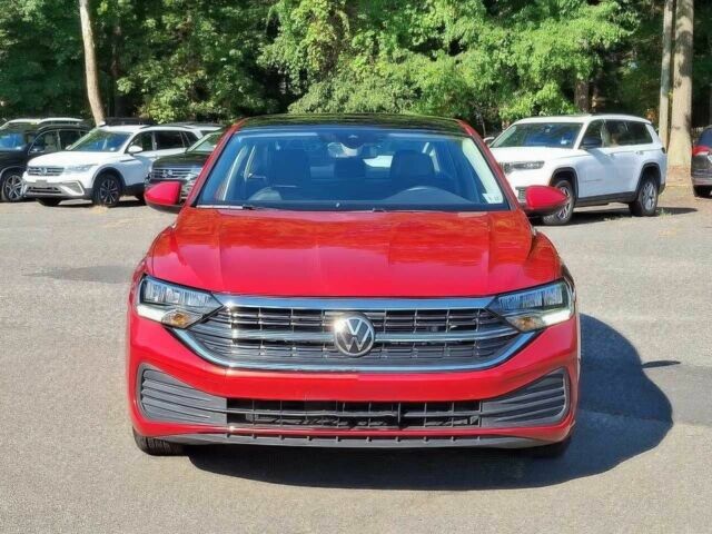 Червоний Фольксваген Джетта, об'ємом двигуна 1.5 л та пробігом 13 тис. км за 11500 $, фото 1 на Automoto.ua