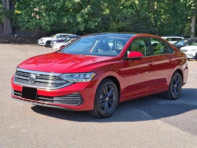 Червоний Фольксваген Джетта, об'ємом двигуна 1.5 л та пробігом 13 тис. км за 11500 $, фото 2 на Automoto.ua