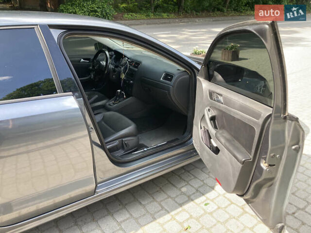 Фольксваген Джетта, об'ємом двигуна 1.8 л та пробігом 315 тис. км за 9100 $, фото 6 на Automoto.ua