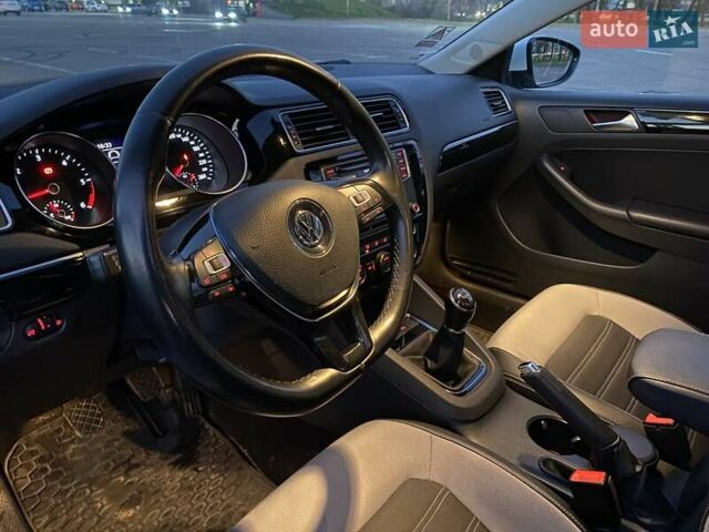 Фольксваген Джетта, объемом двигателя 1.6 л и пробегом 150 тыс. км за 10800 $, фото 11 на Automoto.ua