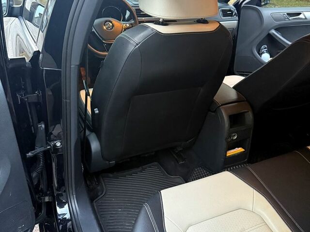 Фольксваген Джетта, об'ємом двигуна 1.8 л та пробігом 188 тис. км за 10000 $, фото 9 на Automoto.ua