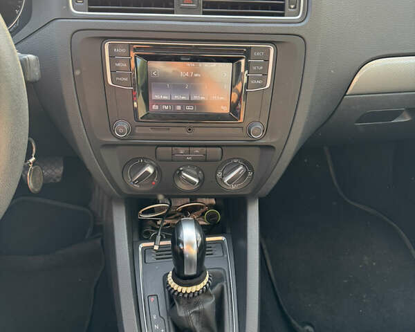 Фольксваген Джетта, объемом двигателя 1.4 л и пробегом 85 тыс. км за 10000 $, фото 9 на Automoto.ua