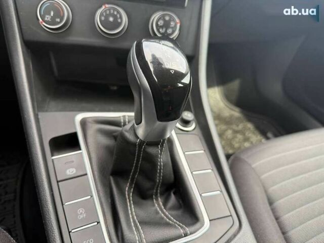 Фольксваген Джетта, объемом двигателя 1.5 л и пробегом 39 тыс. км за 20490 $, фото 26 на Automoto.ua