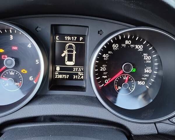 Фольксваген Джетта 2013 в Ровно на Automoto.ua Фольксваген Джетта, объемом двигателя 1.97 л и пробегом 238 тыс. км за 9500 $, фото 10 на Automoto.ua