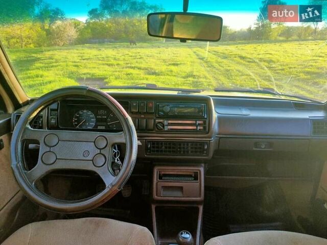 Желтый Фольксваген Джетта, объемом двигателя 1.6 л и пробегом 235 тыс. км за 1400 $, фото 7 на Automoto.ua