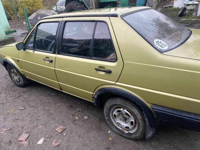 Желтый Фольксваген Джетта, объемом двигателя 1 л и пробегом 2 тыс. км за 350 $, фото 1 на Automoto.ua