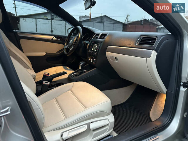 Жовтий Фольксваген Джетта, об'ємом двигуна 1.8 л та пробігом 128 тис. км за 11500 $, фото 10 на Automoto.ua