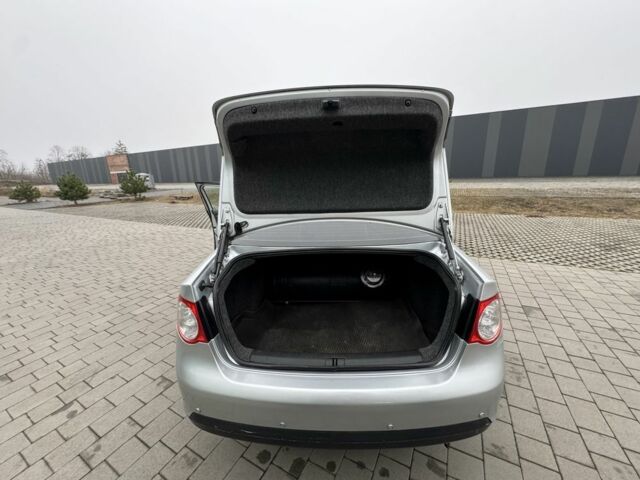 Серый Фольксваген Джетта, объемом двигателя 1.6 л и пробегом 259 тыс. км за 5700 $, фото 10 на Automoto.ua