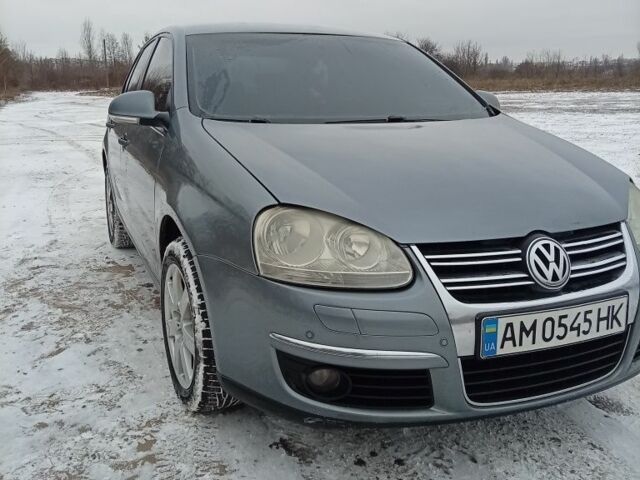 Сірий Фольксваген Джетта, об'ємом двигуна 1.6 л та пробігом 300 тис. км за 4800 $, фото 1 на Automoto.ua